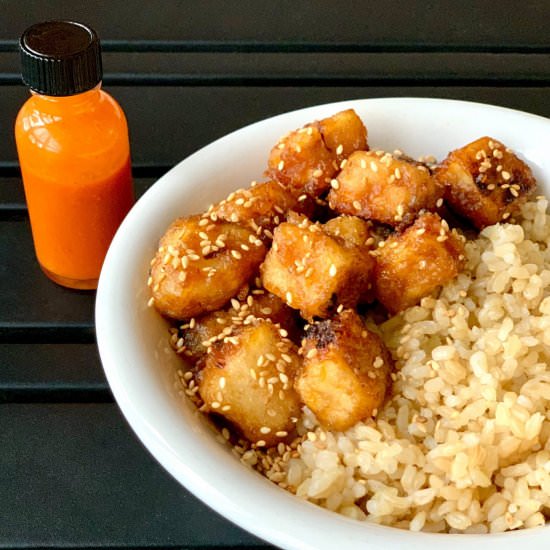 Crispy Ginger Sriracha Tofu - Recipe photo by Foodbyayaka