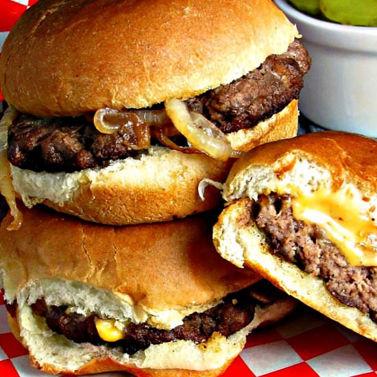 Cheeseburger Sliders - Recipe photo by agoudalife