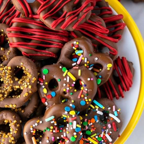 Chocolate Covered Pretzels - Recipe photo by Cakewhiz