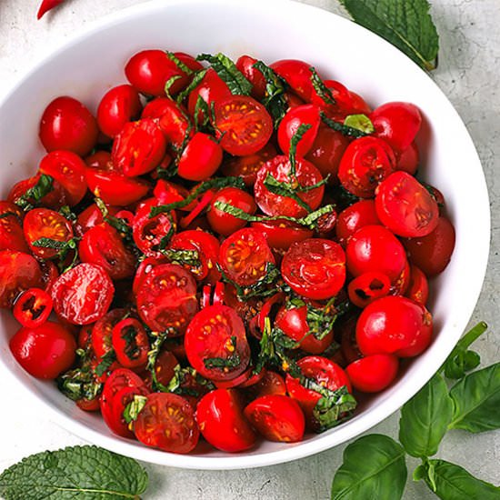 Thai tomato salad - Recipe photo by veganwithgusto