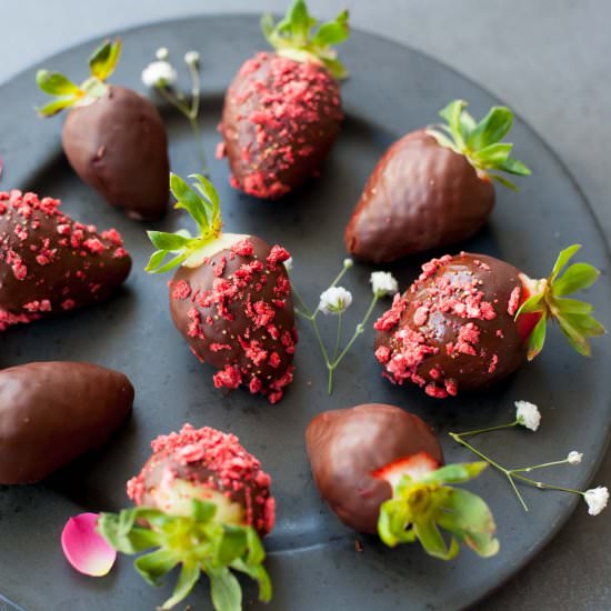Chocolate covered strawberries - Recipe photo by everyday-delicious.com
