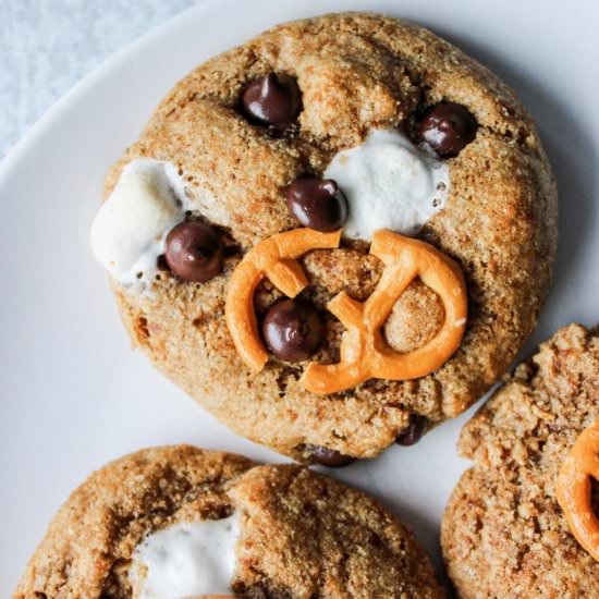 Healthier Rocky Road Cookies - Recipe photo by laushealthylife