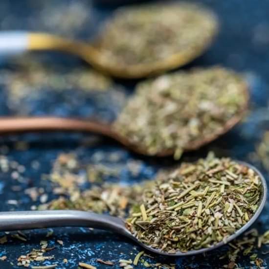 Italian Seasoning - Recipe photo by peasandpeonies