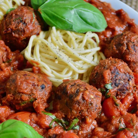 VEGAN MEATBALLS - Recipe photo by myvegetarianroots