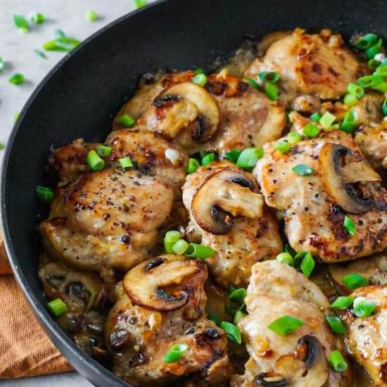 Mushroom chicken thighs - Recipe photo by HereToCook