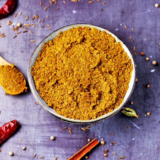 Thai Massaman curry paste - Recipe photo by veganwithgusto