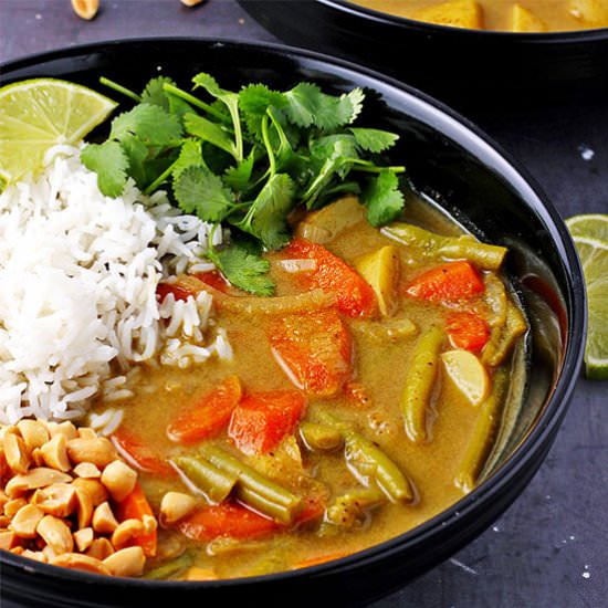 Veggie Massaman curry - Recipe photo by veganwithgusto