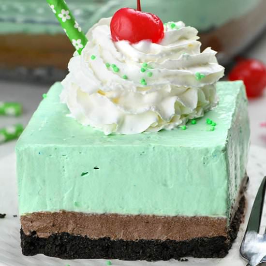 Shamrock Shake Lasagna - Recipe photo by omgchocolatedesserts