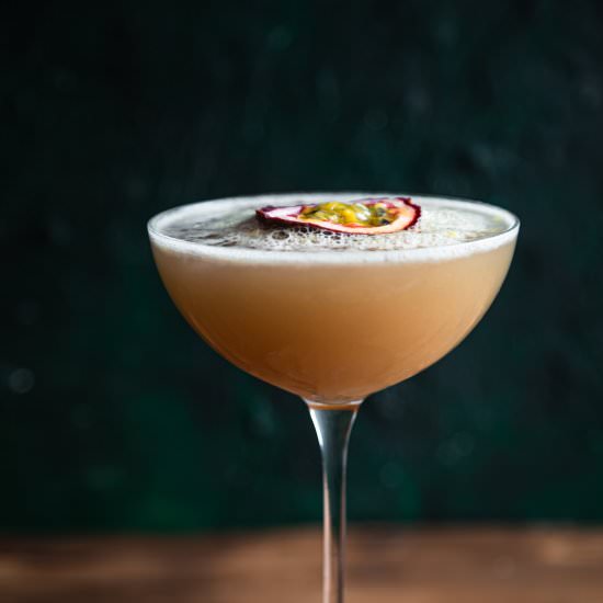 Passionfruit gin cocktail - Recipe photo by My Fat Me Ania
