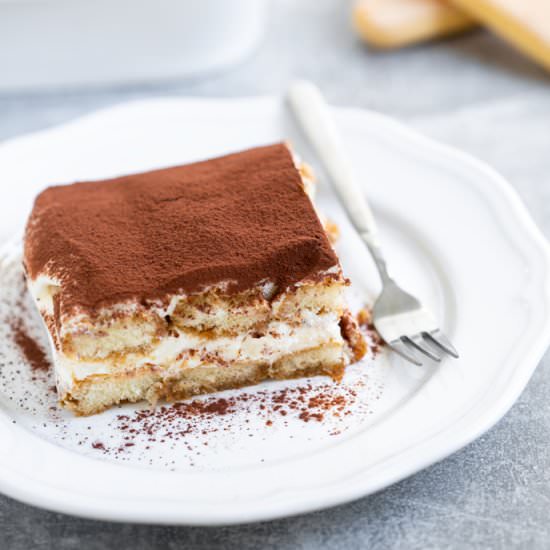 Classic Tiramisu Without Eggs - Recipe photo by The petite cook