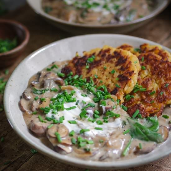 Hash Browns with Creamy Mushrooms - Recipe photo by veggi.es