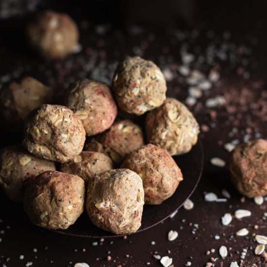 No Bake Peanut Butter Protein Balls - Recipe photo by megiswell