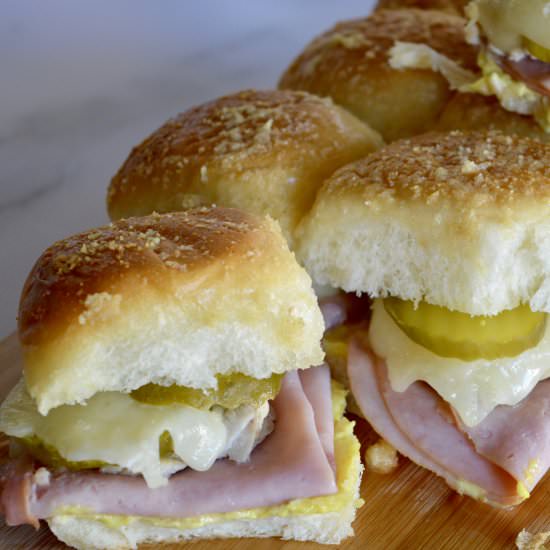 Pull Apart Cuban Sliders Sandwiches - Recipe photo by thisdelicioushouse