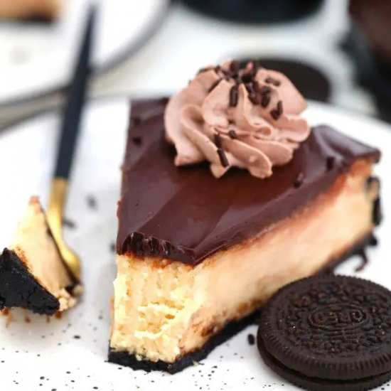 Baileys Cheesecake - Recipe photo by peasandpeonies