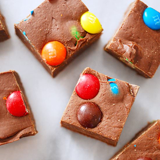 Easy M&M fudge (3 ingredients!) - Recipe photo by evabakes