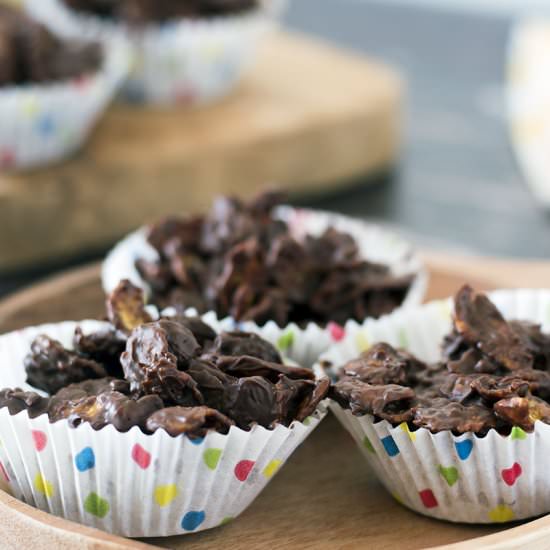 Healthier chocolate cornflake cakes - Recipe photo by Mandy Sneaky Veg