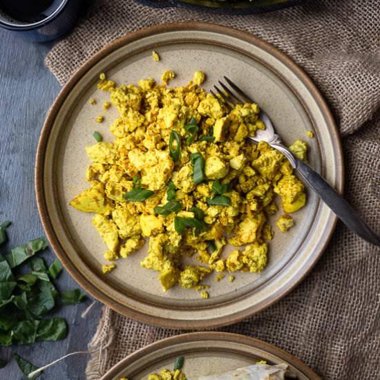 Fool-proof tofu scramble recipe - Recipe photo by AtMyTable