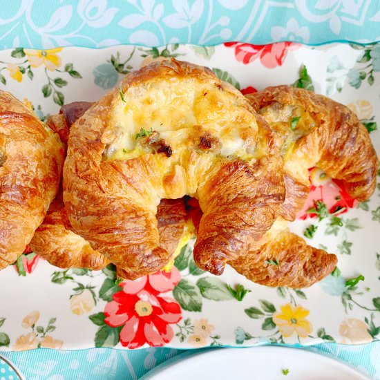 Steak and Egg Croissant Boats - Recipe photo by Theyummymuffin