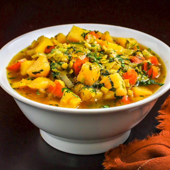 VEGAN CHUNKY POTATO LEEK SOUP - Recipe photo by FOOD HEAL
