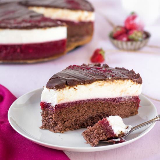 Strawberry Cream Cheese Cake - Recipe photo by Blondie-ish at kitchen