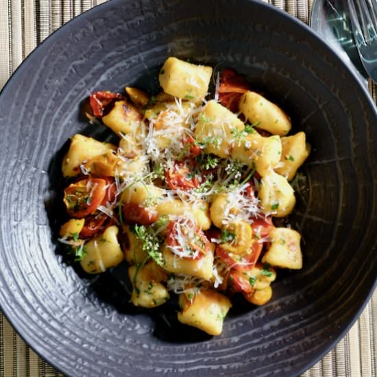 Ricotta gnocchi and roasted tomato - Recipe photo by delectabilia