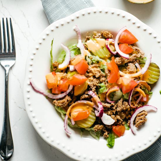 30 Minute Meal Loaded Burger Bowl - Recipe photo by @whitekitchen_redwine