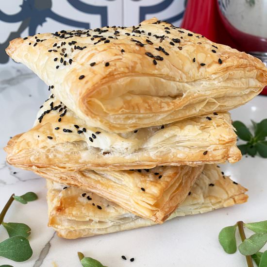 Purslane Pockets (Lebanese Bakleh) - Recipe photo by Plant Based Folk