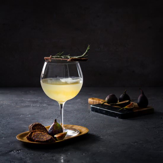Bloomsbury Garden Cocktail - Recipe photo by Spoonabilities