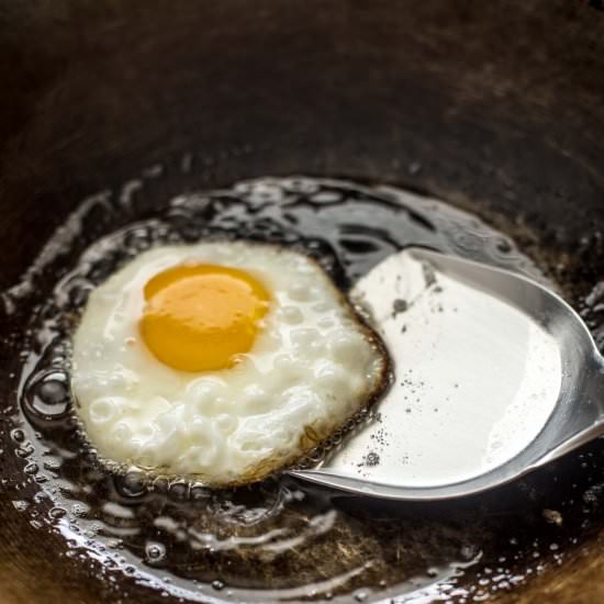 How to Fry an Egg in a Wok - Recipe photo by InquiringChef