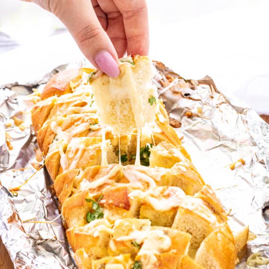Cheesy Garlic Pull Apart Bread - Recipe photo by pipercooks
