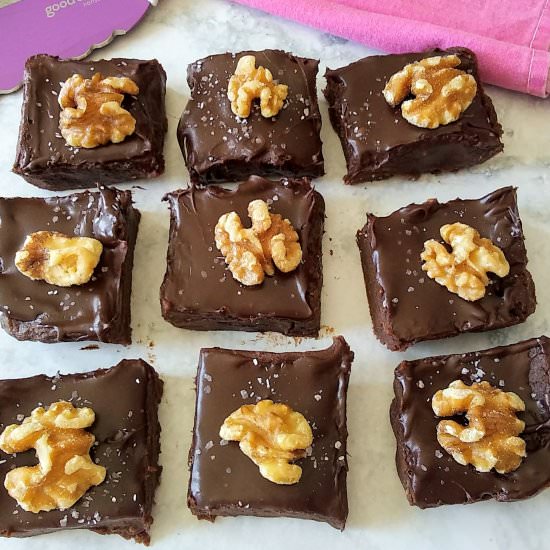No Bake Salted Chocolate Brownies - Recipe photo by momknowsbest