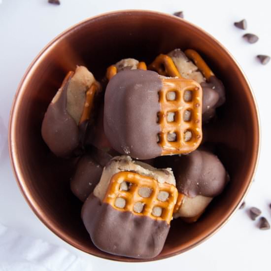 Cookie Dough Pretzel Bites - Recipe photo by Bakin Care of Business