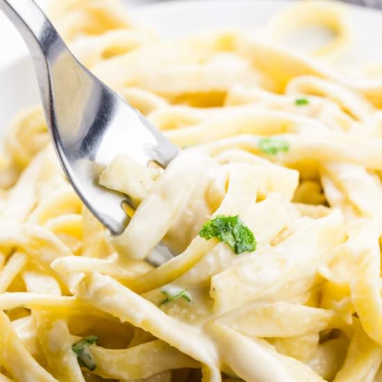 Creamy Vegan Alfredo Sauce Recipe - Recipe photo by NamelyMarly