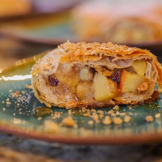Apple Strudel - Recipe photo by HIldaskitchenblog