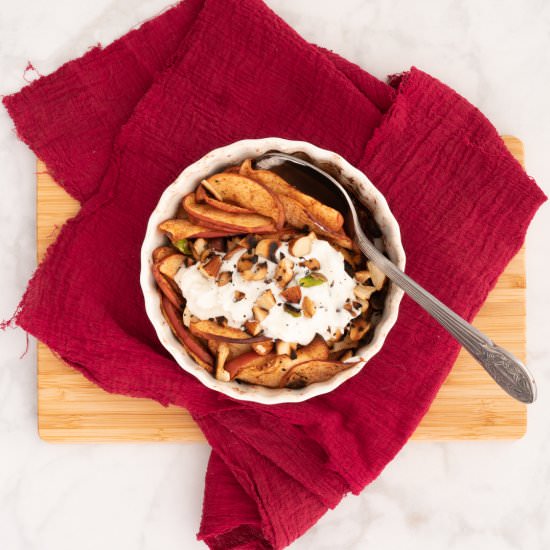 Creamy Baked Cinnamon Apples - Recipe photo by heartypalate
