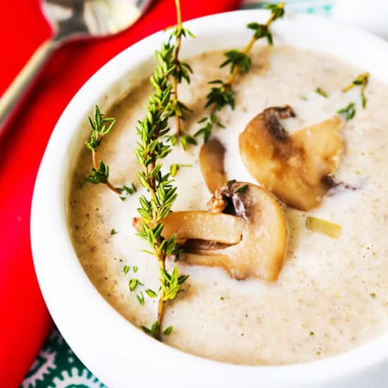 Easy Creamy Mushroom Soup - Recipe photo by pipandebby