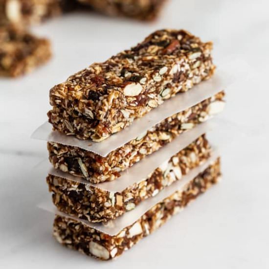 Superfood Granola Bars - Recipe photo by choosingchia