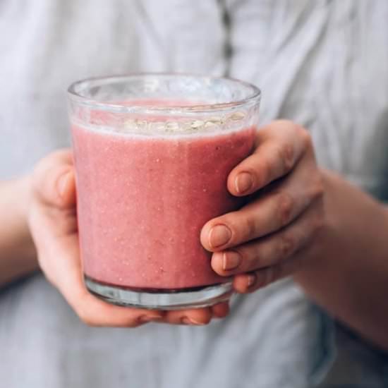 Protein Bean Strawberry Smoothie - Recipe photo by nutriciously