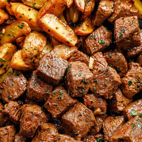Garlic Butter Steak Bites & Potatoe - Recipe photo by Eatwell 101