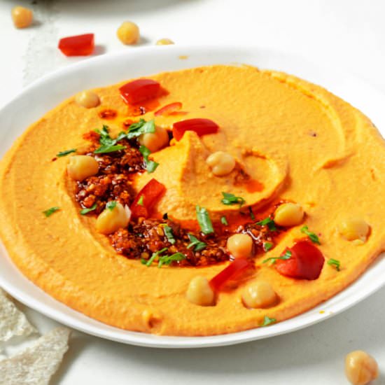 Spicy Red Pepper Hummus - Recipe photo by @whitekitchen_redwine