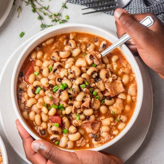 Instant Pot Black Eyed Peas - Recipe photo by Thedinnerbite