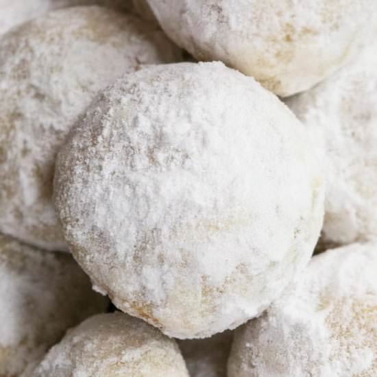 Snowball Cookies - Recipe photo by Cakewhiz