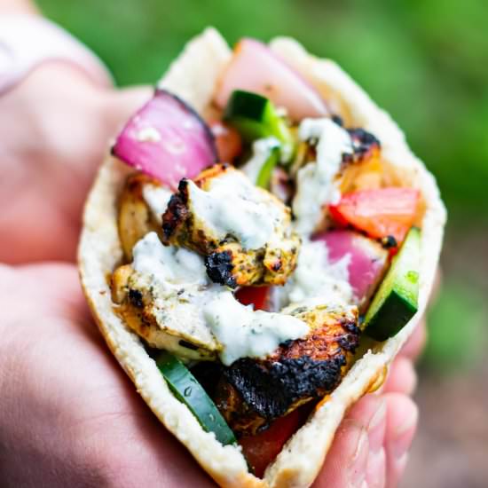 Chicken Souvlaki Pita with Tzatziki - Recipe photo by GradFood