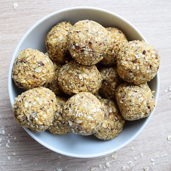 Cashew Energy Balls - Recipe photo by ADkitchen