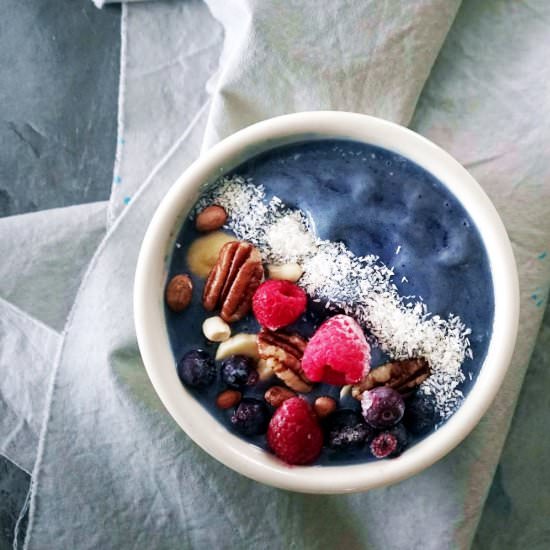 Tropical Blue Smoothie Bowl - Recipe photo by LisaViger