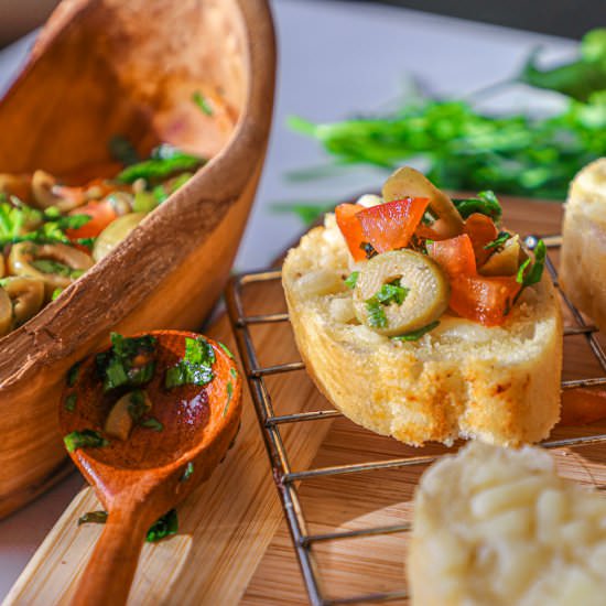 OLIVES AND GARLIC BRUSCHETTA BITES - Recipe photo by Frombowltosoul