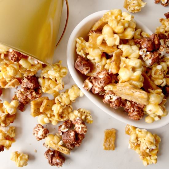 Milk Chocolate S'mores Caramel Corn - Recipe photo by browniebites