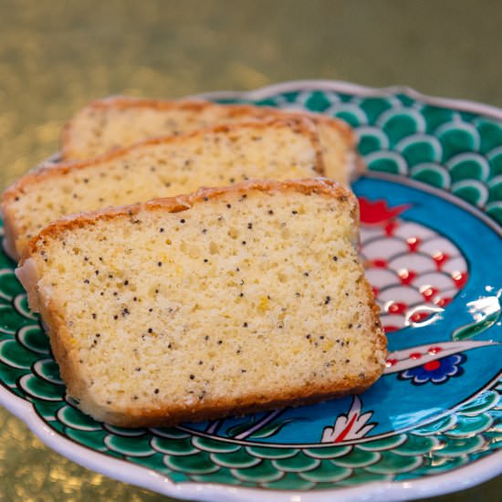 Lemon and Poppy Seed Cake - Recipe photo by Blue Cayenne
