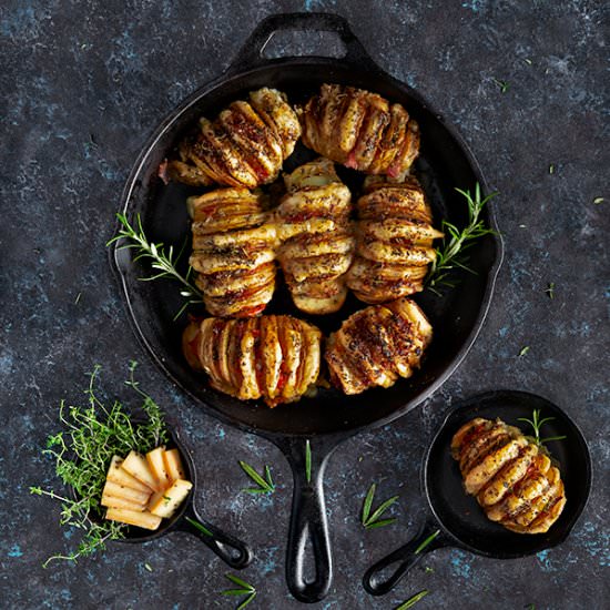 Hasselback potatoes with cheese - Recipe photo by denisav
