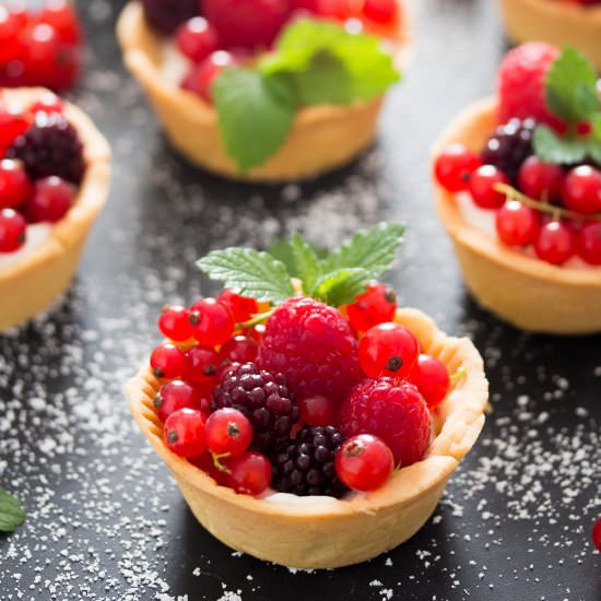 Mini Fruit Tarts - Recipe photo by adinutza